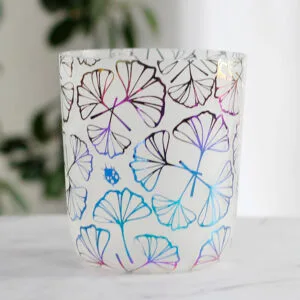 utuinen, hohtava ginkgo-applikaatio kristallinen äänimalja