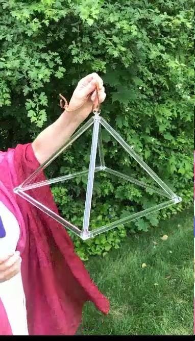 crystal pyramid (1)
