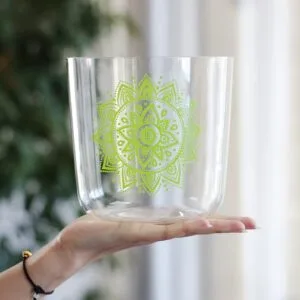 Heart Chakra ဒီဇိုင်းဖြင့် ကြည်လင်သော ကြည်လင်သော တေးဆိုပန်းကန်လုံး