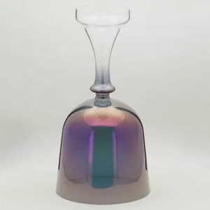 o cálice do Santo Graal iridescente do espectro dinâmico (cópia)