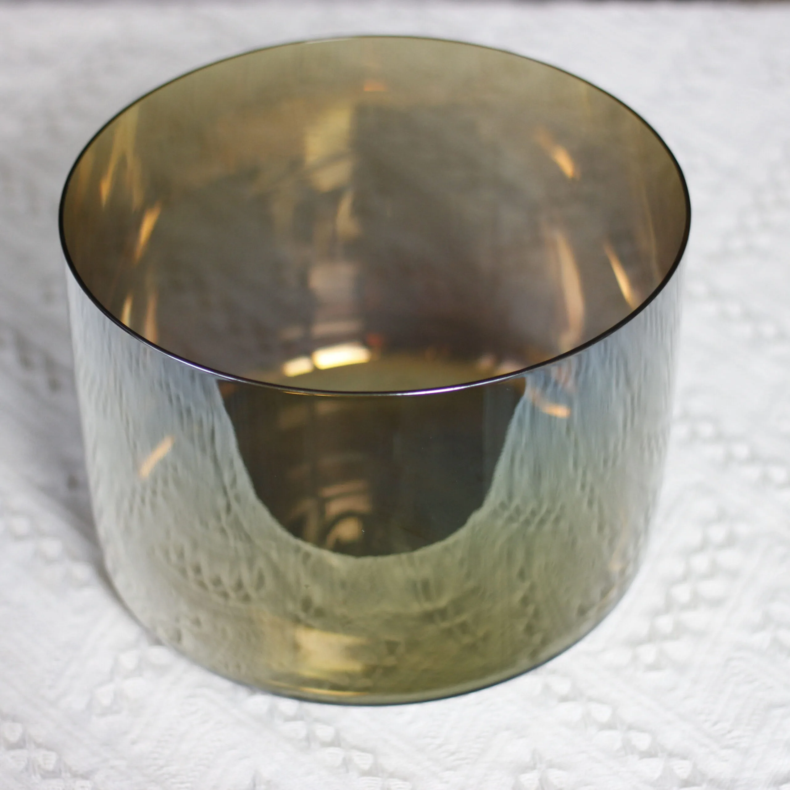 Lumottu metsä - hohtava lakka tummanvihreä kristallinen äänimalja