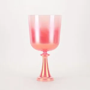 El cáliz del Santo Grial de color caramelo de laca iridiscente con esmalte juguetón (copia)