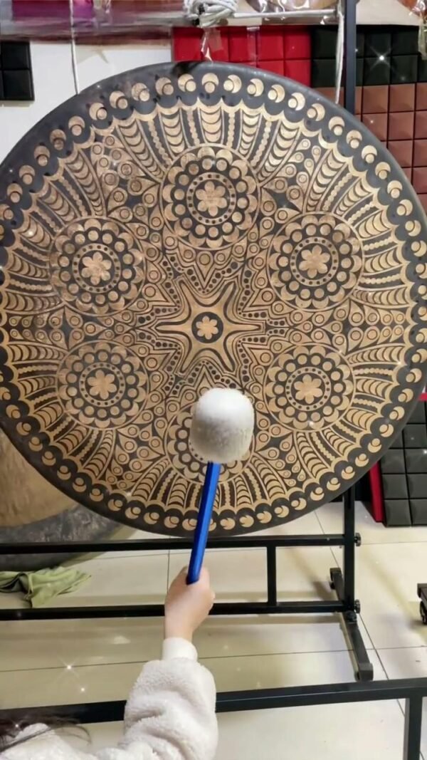 o gongo da terra com desenho da flor da vida (cópia)
