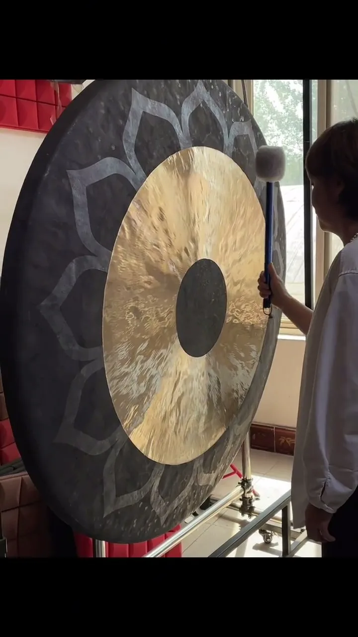 lotus gong