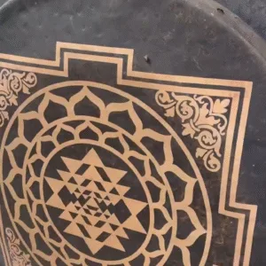 o gongo da terra com design (cópia)